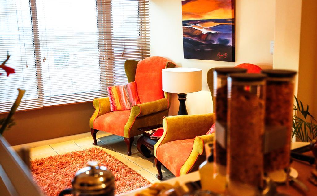 Secret Garden Guesthouse Bloubergstrand Bilik gambar
