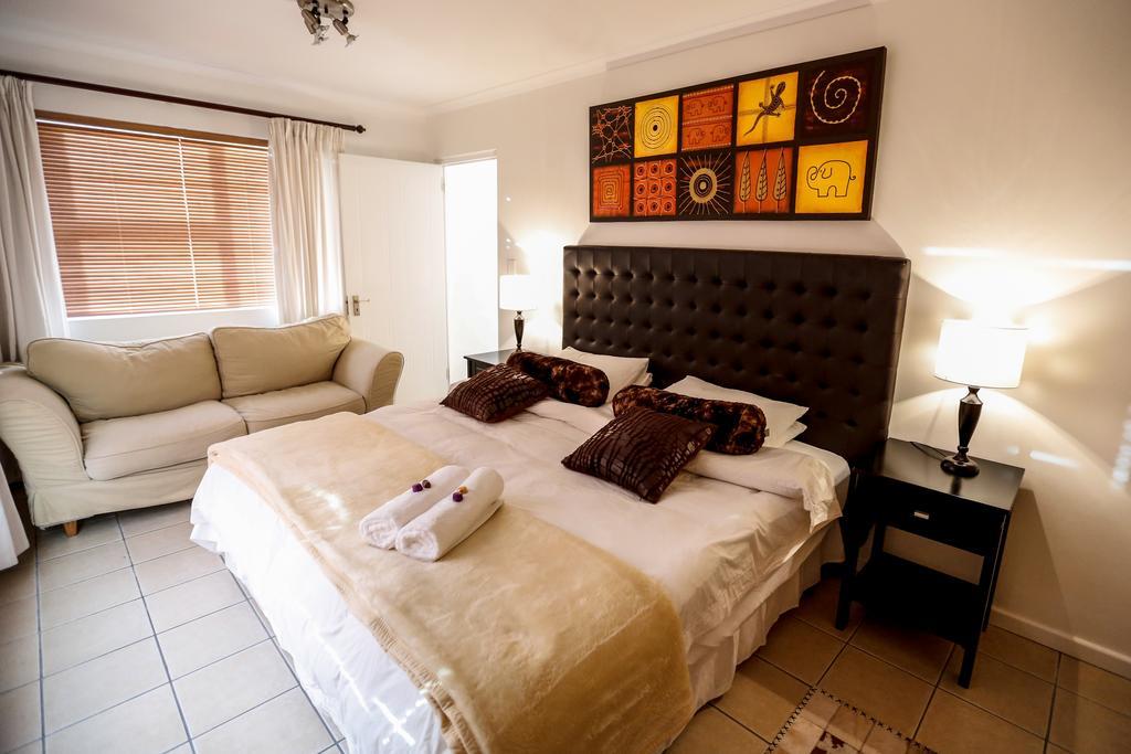 Secret Garden Guesthouse Bloubergstrand Bilik gambar