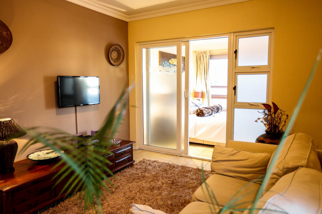 Secret Garden Guesthouse Bloubergstrand Bilik gambar